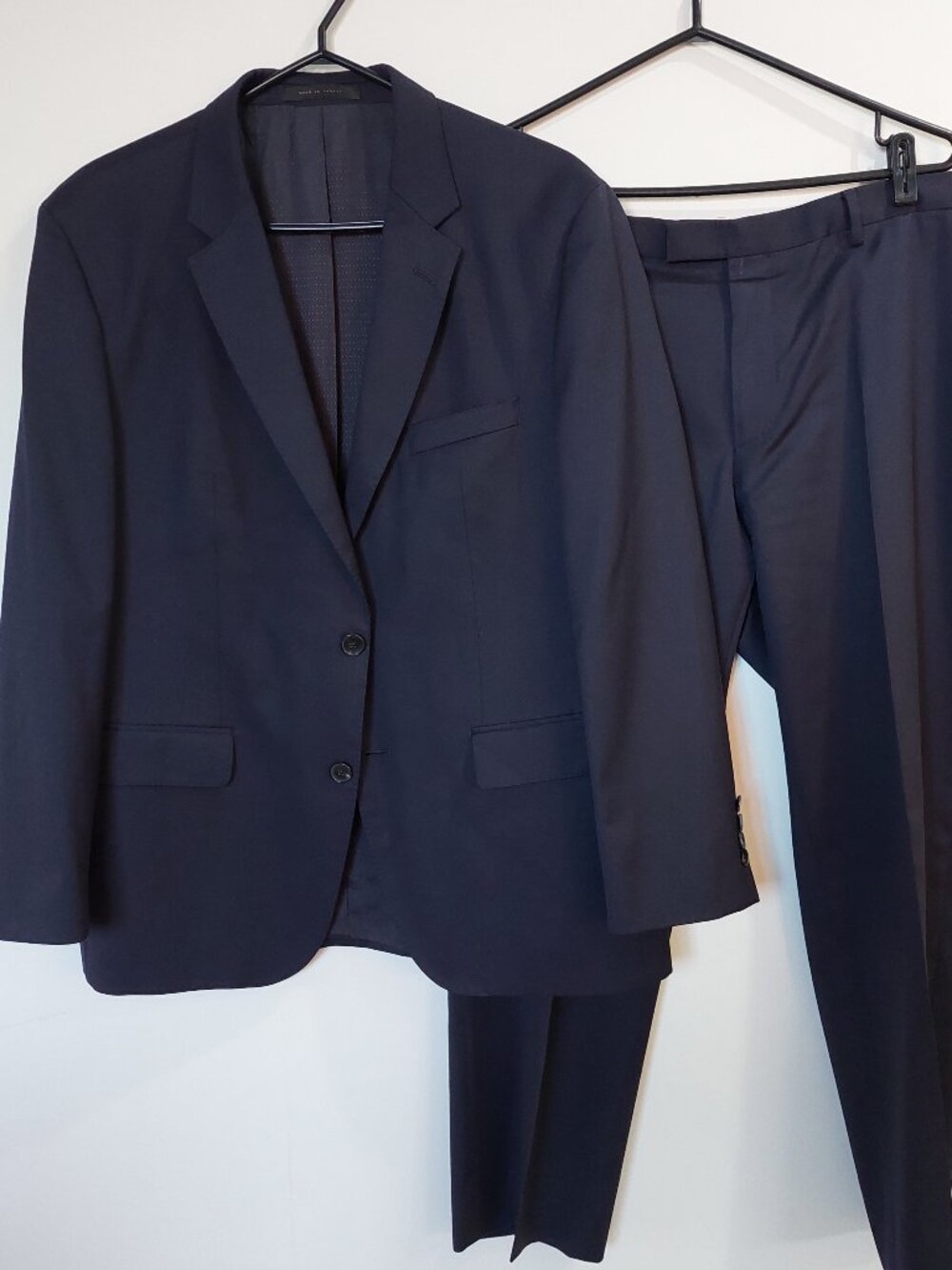Hugo Boss Men's Size 42S Navy Blue Two-piece Suit 100% Wool